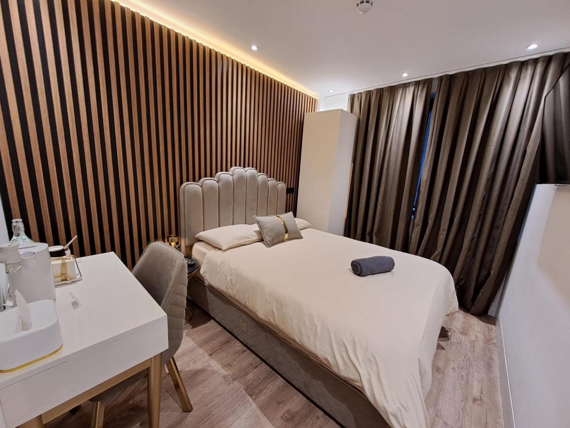 Studio 64 London Luaran gambar