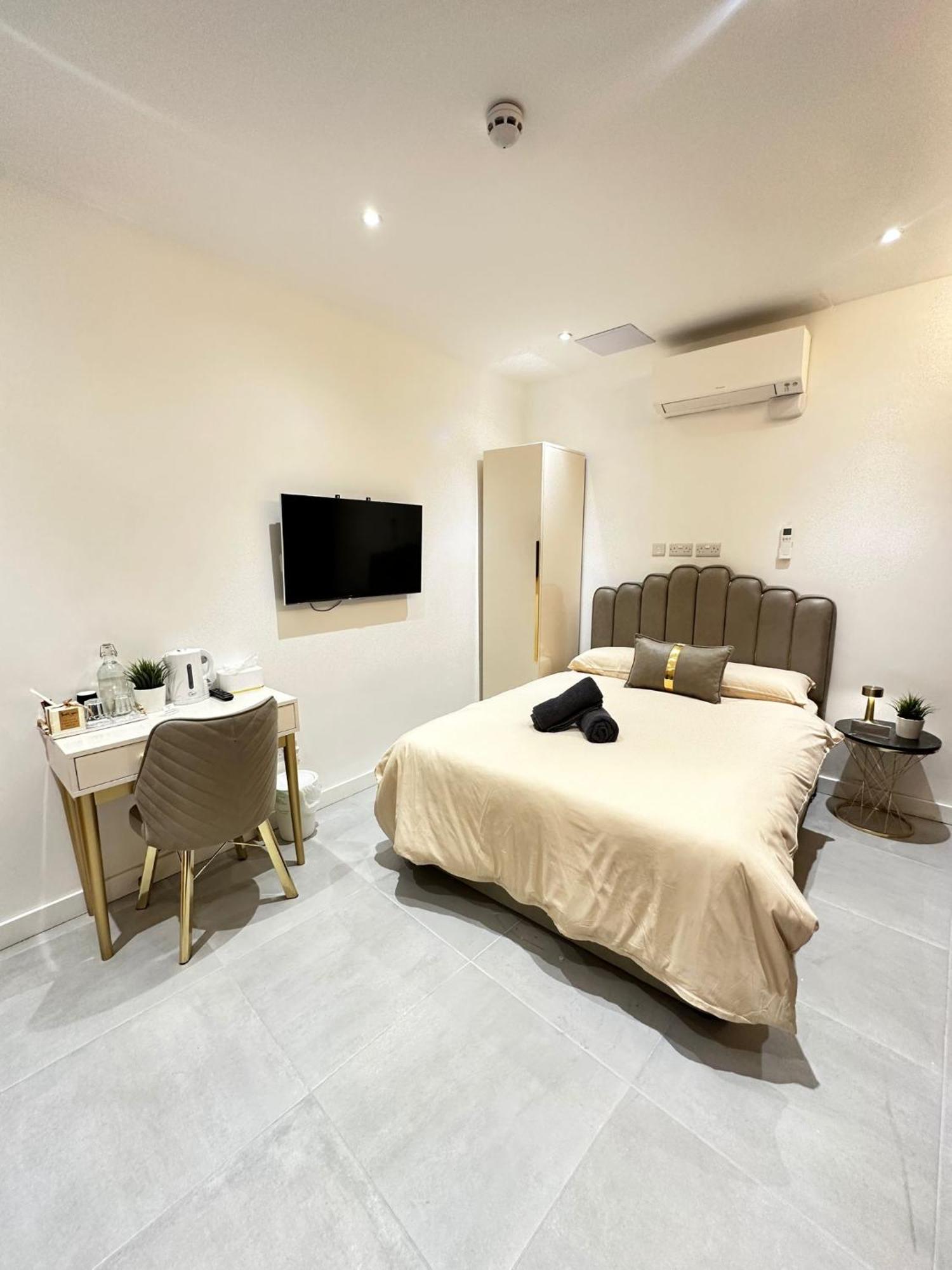 Studio 64 London Luaran gambar